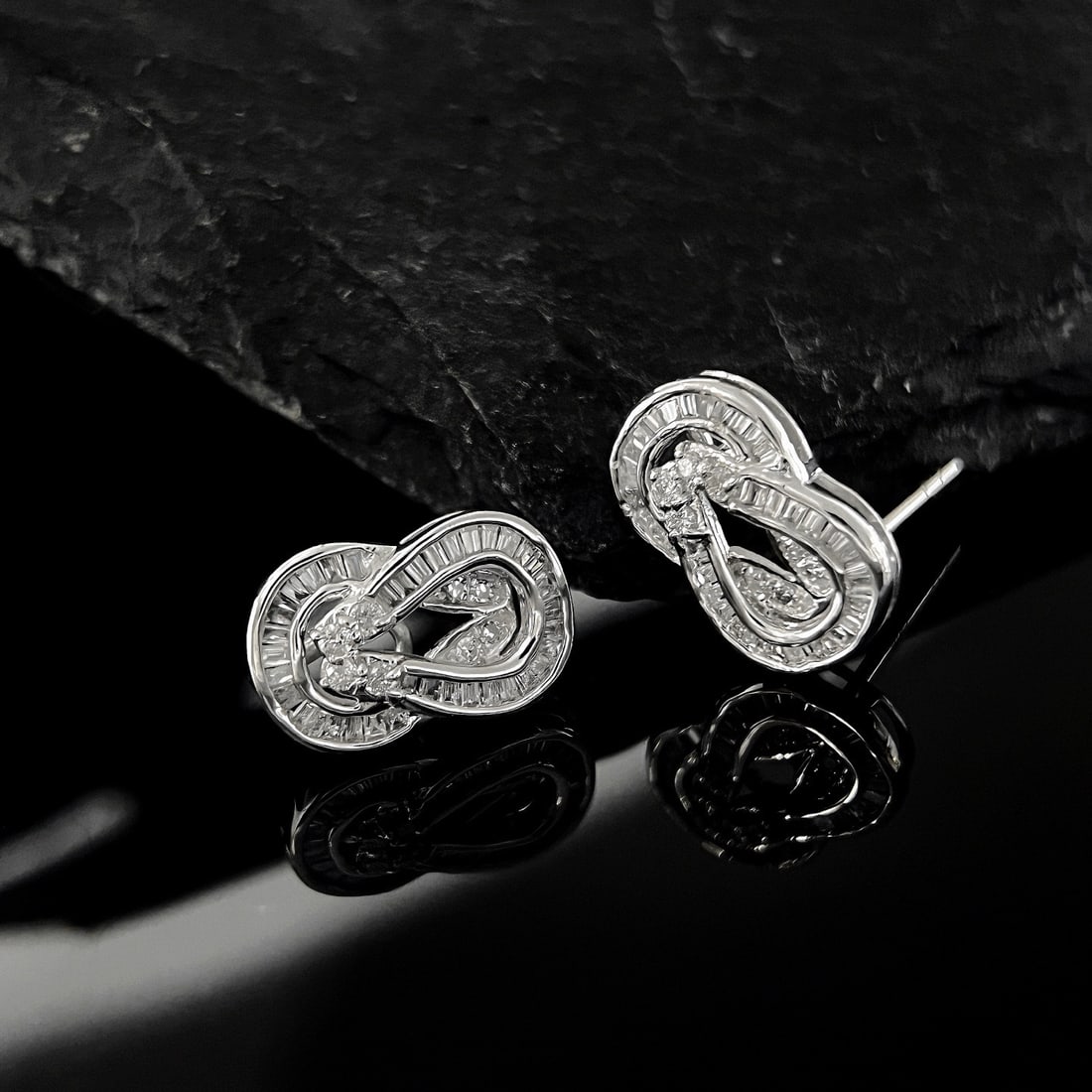 14k Gold 0.66 Ct Natural H Diamond Earrings - 4