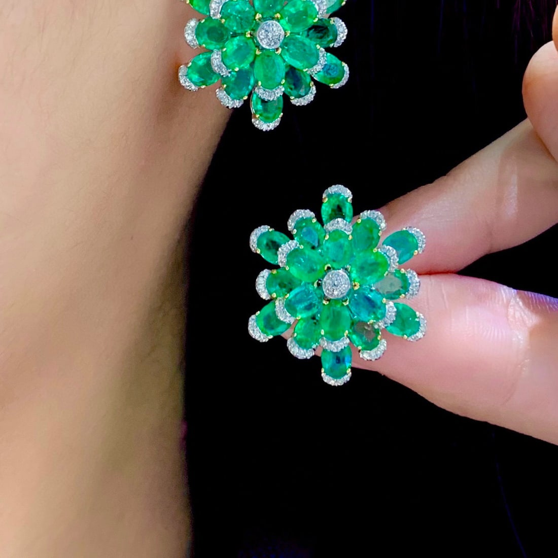 14k Gold 7.8 Ct Natural Emerald & Diamond Earrings - 5