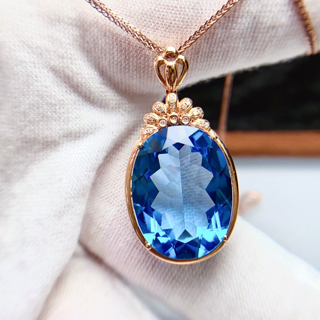 14k Gold 20.45 Ct Natural Topaz & Diamond Pendant( Without Chain ) - 2