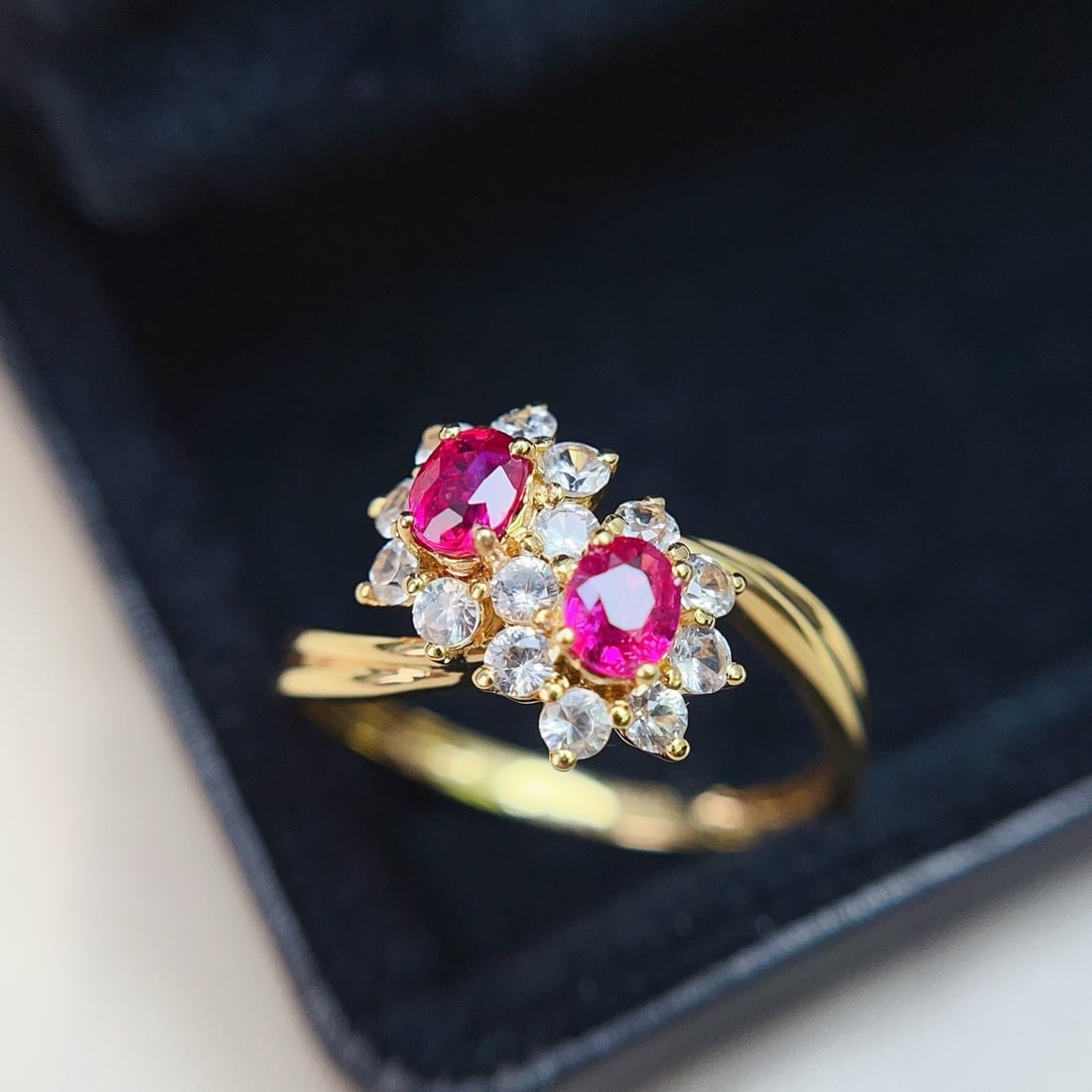 14k Gold 0.70 Ct Natural Ruby & Sapphire Ring: Ref:231158358 // gold content:14k gold // ring size:7. 25us // // main gemstone:ruby // shape:oval // carat weight:0. 70ct // color:red // treatment:natural // // adjacent gemstone 2 : sapphire //