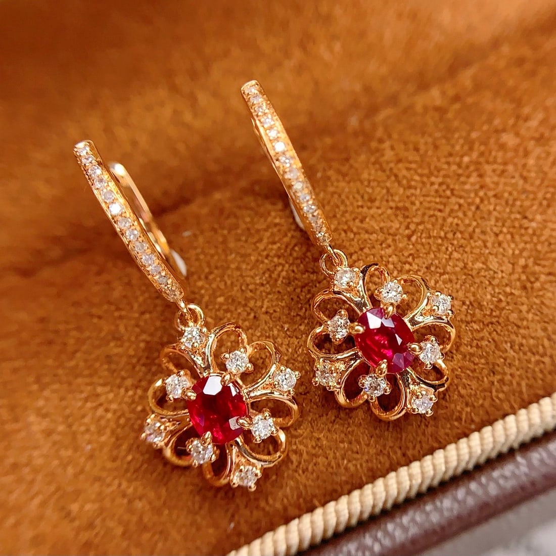 14k Gold 0.8 Ct Natural Ruby & Diamond Earrings: Ref:231158364 // gold content:14k gold // main gemstone:ruby // shape:oval // carat weight:0. 8ct // color:red // treatment:natural // // adjacent gemstone 2 : diamond // number of stones:46 //