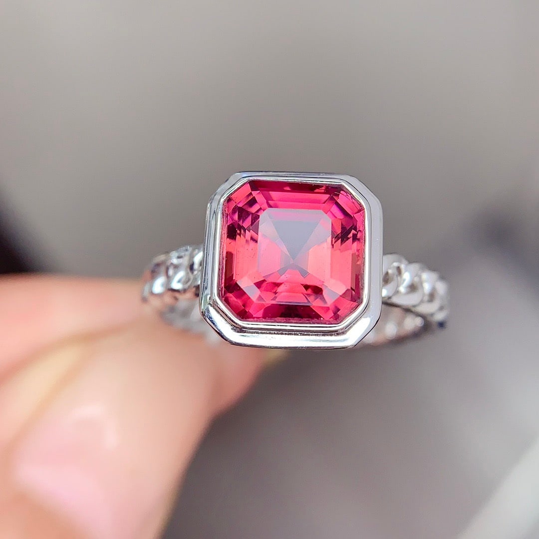 14k Gold 3.6 Ct Natural Tourmaline Ring: Ref:231158377 // gold content:14k gold // ring size:7. 25us // // main gemstone:tourmaline // shape:octagonal // carat weight:3. 6ct // color:red // treatment:natural // Condition: New Low Estimate: