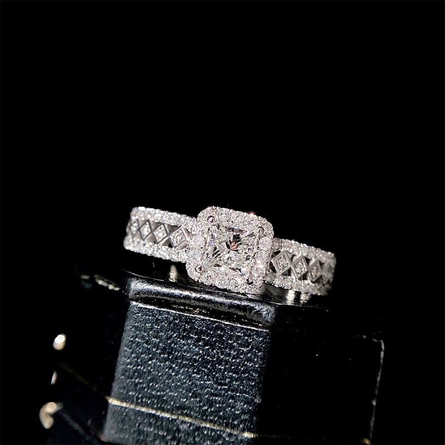 Gia Certified 14k Gold 0.50 Ct Natural H Vs1 Princess Diamond Ring: Ref:231158380 // gold content:14k gold // ring size:7. 25us // // main gemstone:diamond // certified:gia // shape:princess // carat weight:0. 50ct // clarity grade:vs1 // color:h // treatment:natural 
