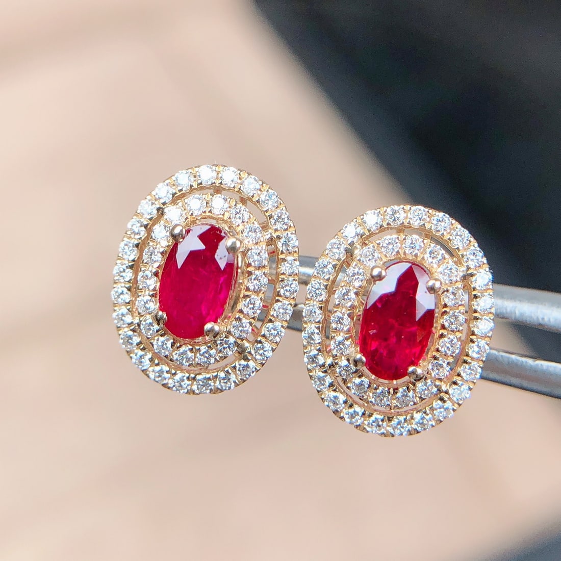 14k Gold 0.68 Ctw Natural Ruby & Diamond Earrings: Ref:231158384 // gold content:14k gold // main gemstone:ruby // shape:oval // carat weight:0. 42ct // color:red // treatment:natural // // adjacent gemstone 2 : diamond // shape:round // carat