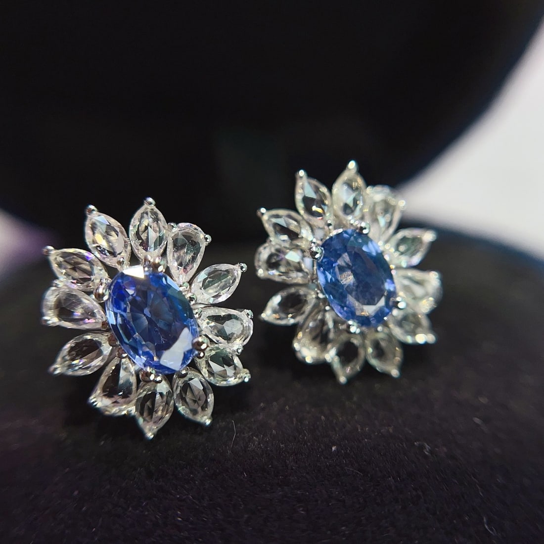 14k Gold 1.30 Ct Natural Sapphire & Sapphire Earrings: Ref:231158390 // gold content:14k gold // main gemstone:sapphire // shape:oval // carat weight:1. 30ct // color:blue // treatment:natural // // adjacent gemstone 2 : sapphire // number of stones:24