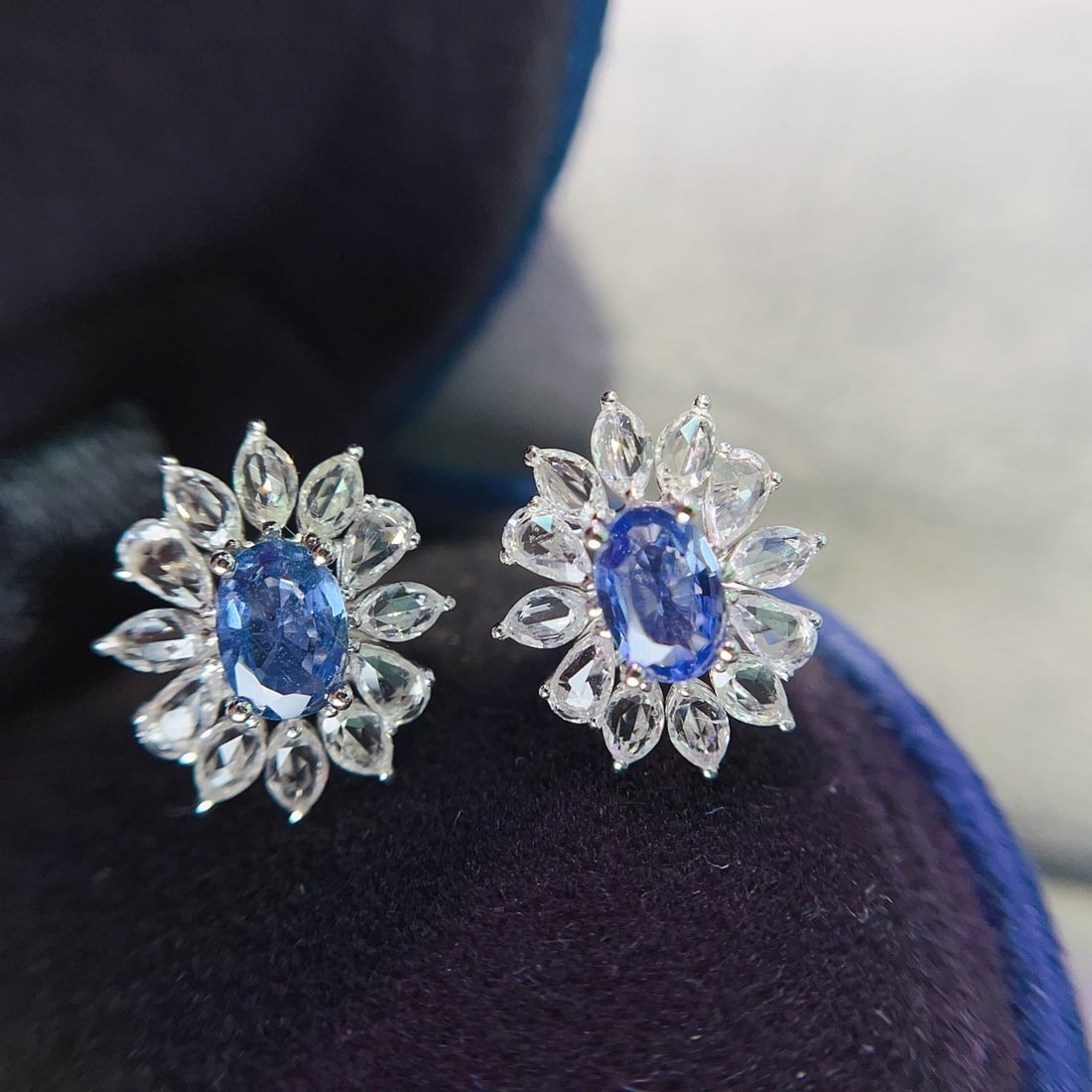 14k Gold 1.30 Ct Natural Sapphire & Sapphire Earrings - 4