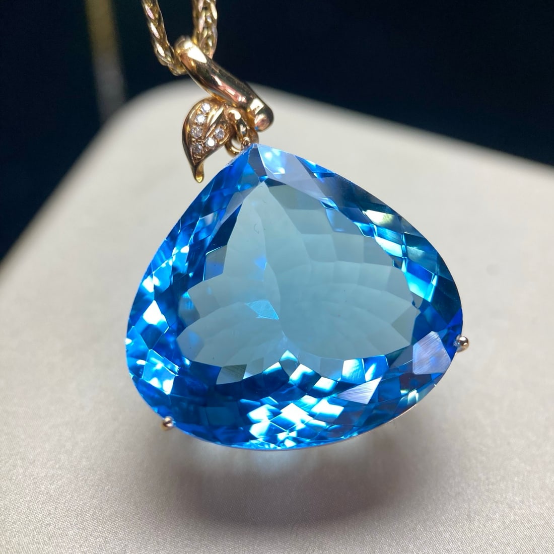 14k Gold 46.95 Ct Natural Topaz & Diamond Pendant( Without Chain ) - 5