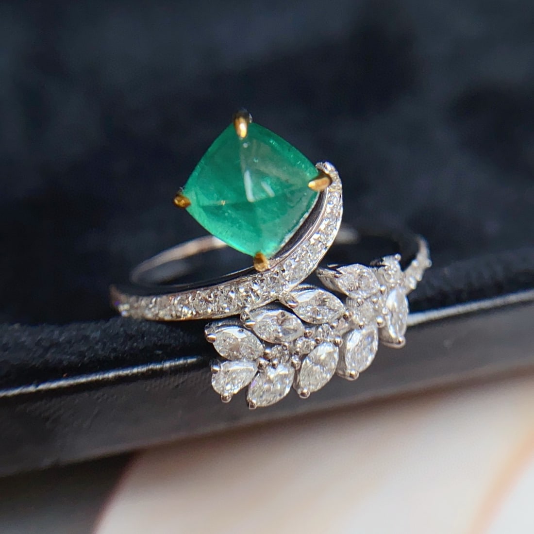 14k Gold 1.30 Ct Natural Emerald & Diamond Ring - 2
