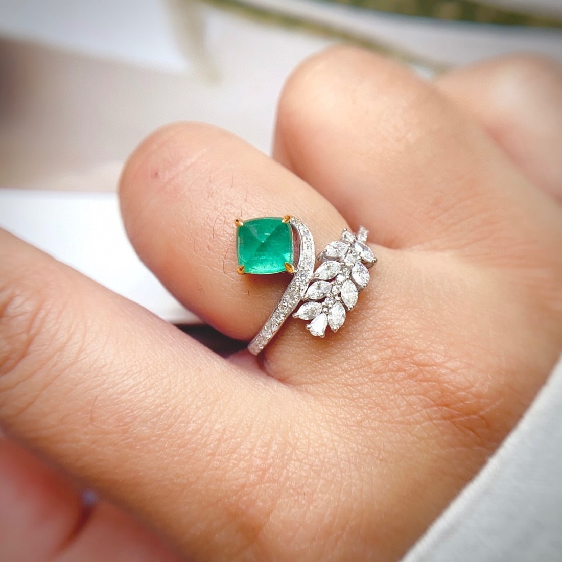 14k Gold 1.30 Ct Natural Emerald & Diamond Ring - 6