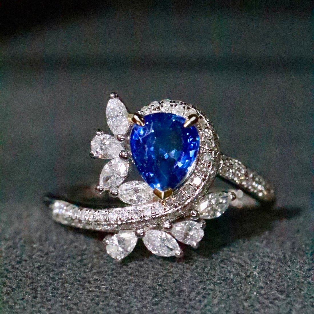 14k Gold 1.29 Ctw Natural Sapphire & Diamond Ring: Ref:231158412 // gold content:14k gold // ring size:7. 25us // // main gemstone:sapphire // shape:pear // carat weight:0. 75ct // color:blue // treatment:natural // // adjacent gemstone 2 : diamond