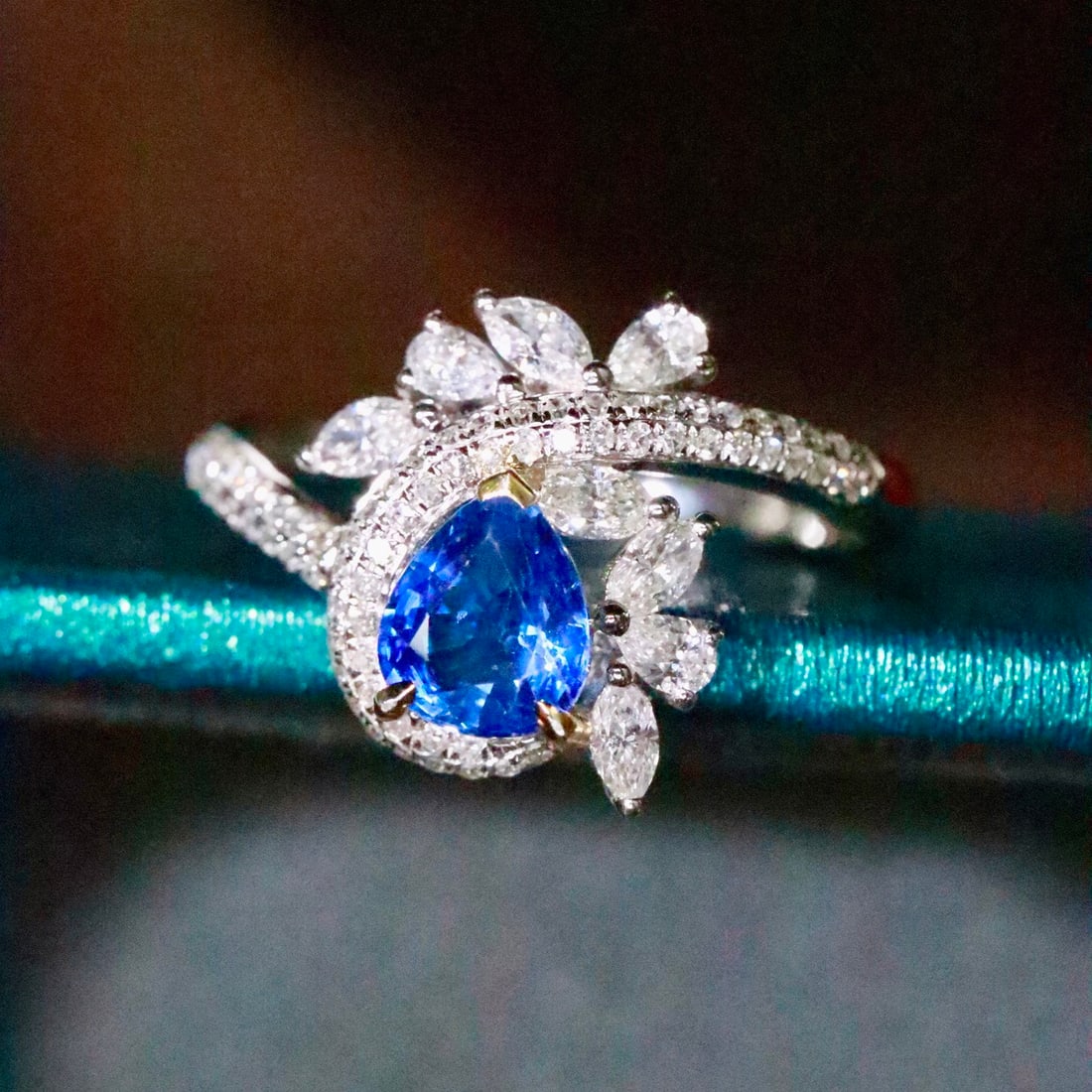14k Gold 1.29 Ctw Natural Sapphire & Diamond Ring - 3