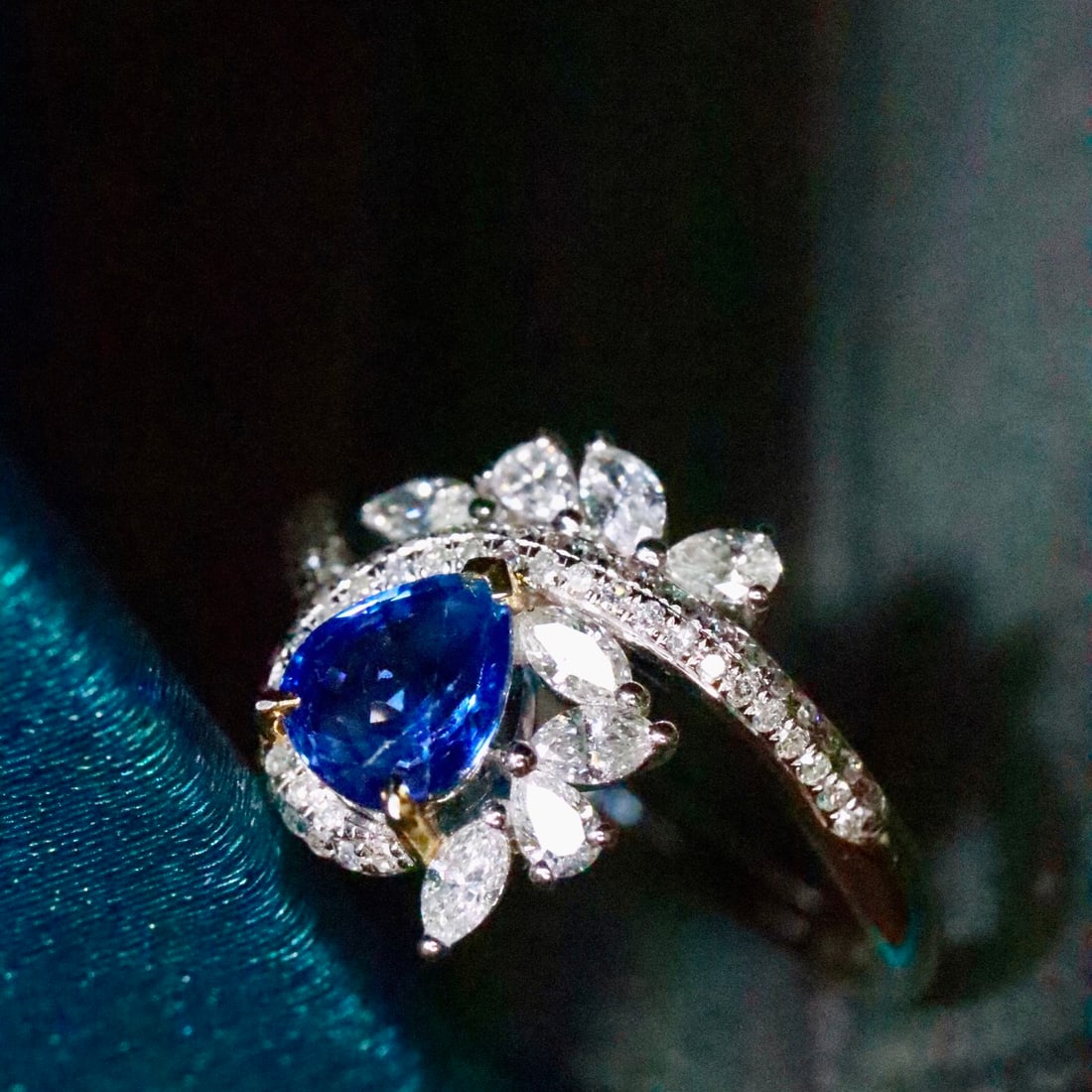 14k Gold 1.29 Ctw Natural Sapphire & Diamond Ring - 4