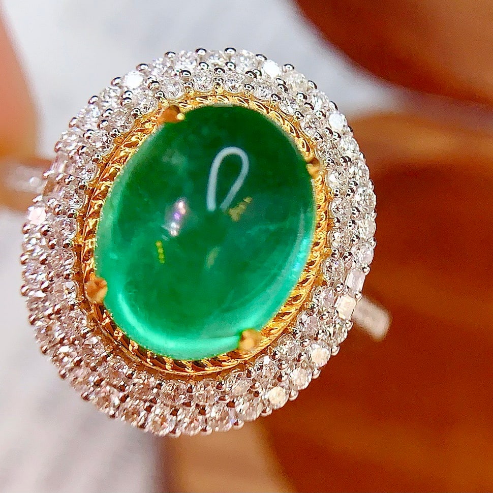 14k Gold 4.2 Ct Natural Emerald & Diamond Ring - 2