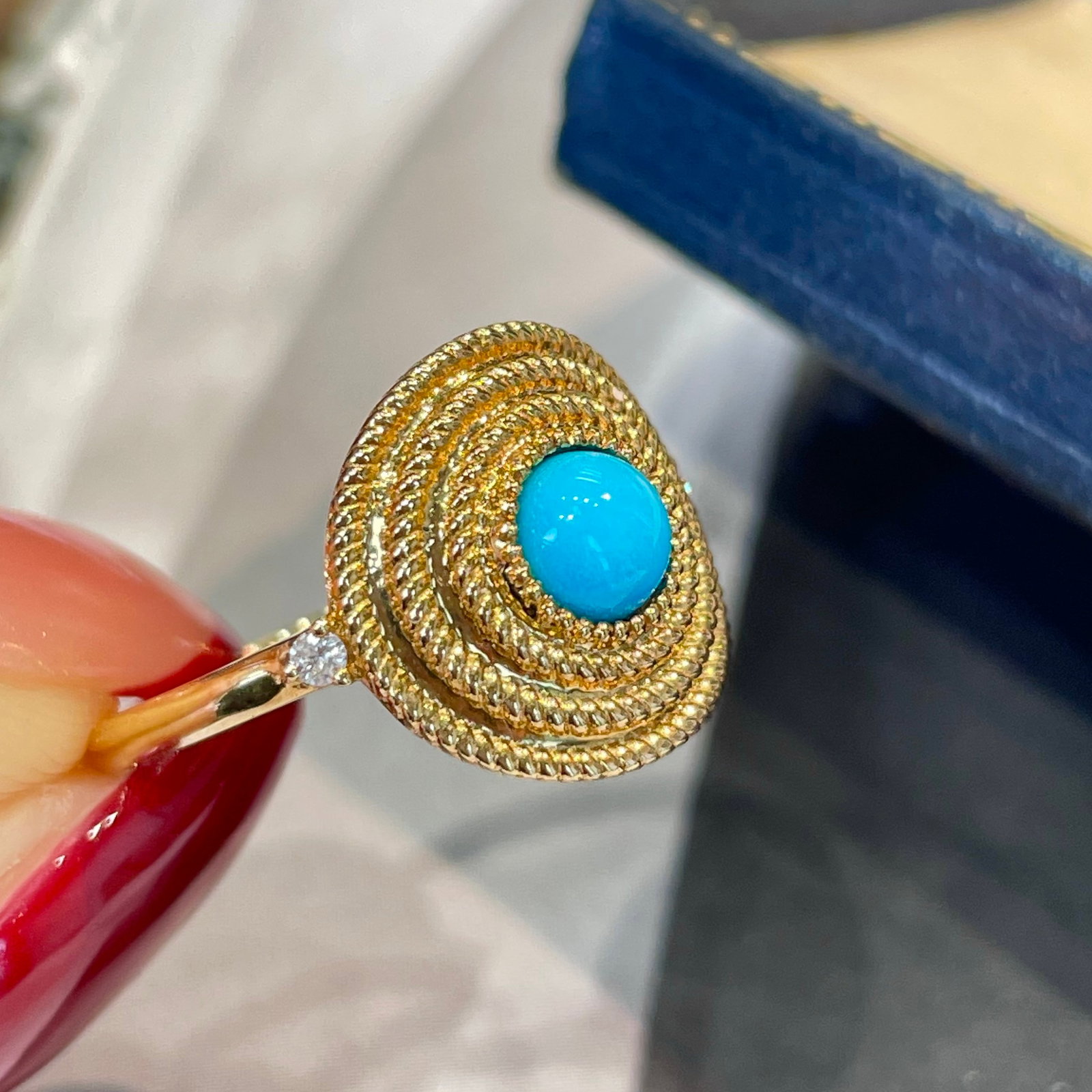 14k Gold 0.6 Ct Natural Blue Turquoise & Diamond Ring - 2