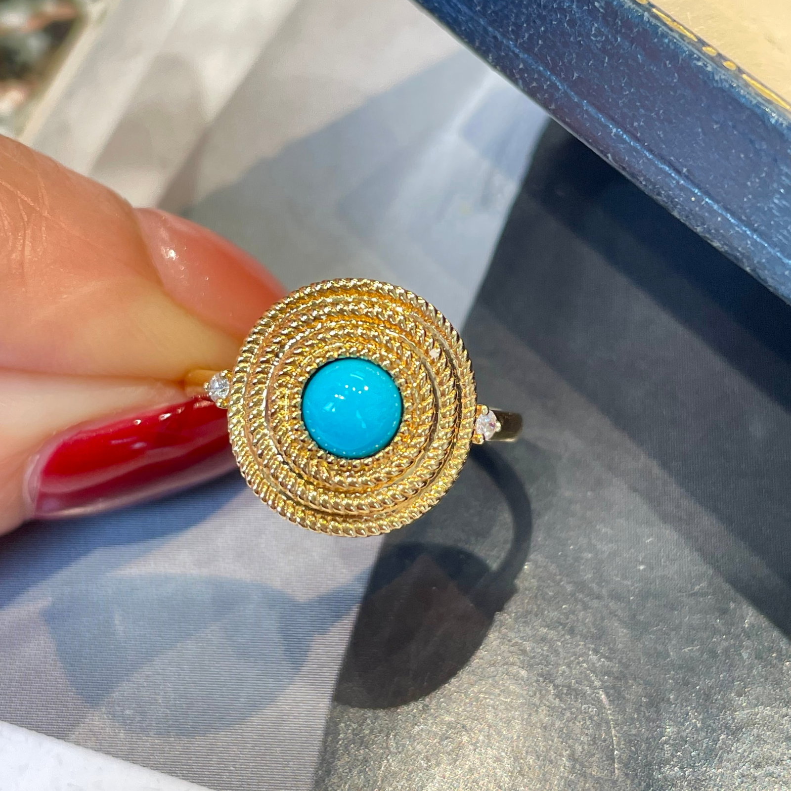 14k Gold 0.6 Ct Natural Blue Turquoise & Diamond Ring - 5