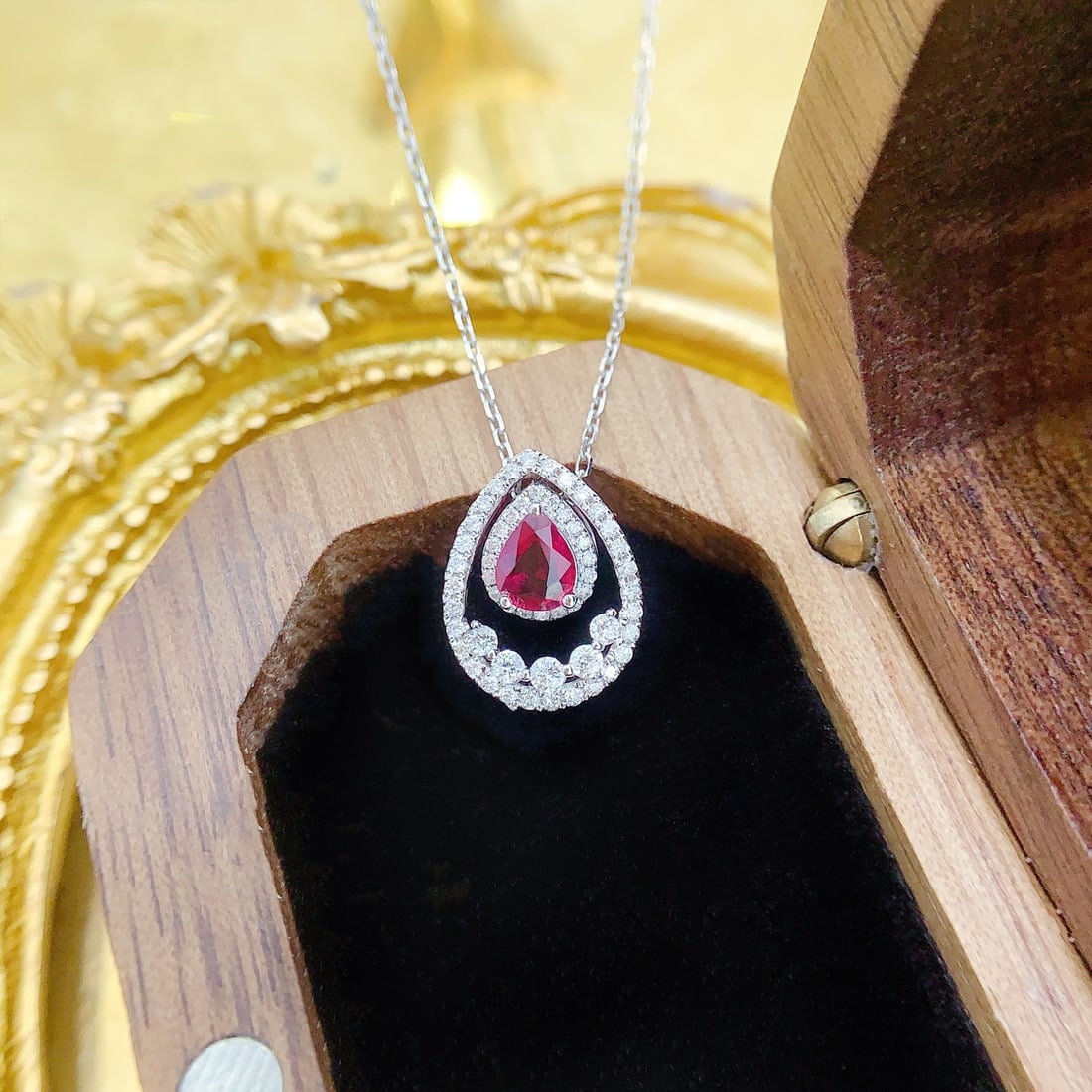 14k Gold 0.48 Ctw Natural Ruby & Diamond Necklace: Ref:231158439 // gold content:14k gold // main gemstone:ruby // shape:pear // carat weight:0. 29ct // color:red // treatment:natural // // adjacent gemstone 2 : diamond // shape:round // carat