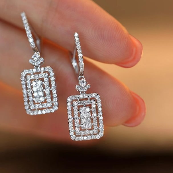 14k Gold 0.8 Ct Natural H Diamond Earrings: Ref:231158440 // gold content:14k gold // main gemstone:diamond // shape:round // carat weight:0. 8ct // clarity grade:vs-si // color:h // treatment:natural // cut grade:g // Condition: New Low
