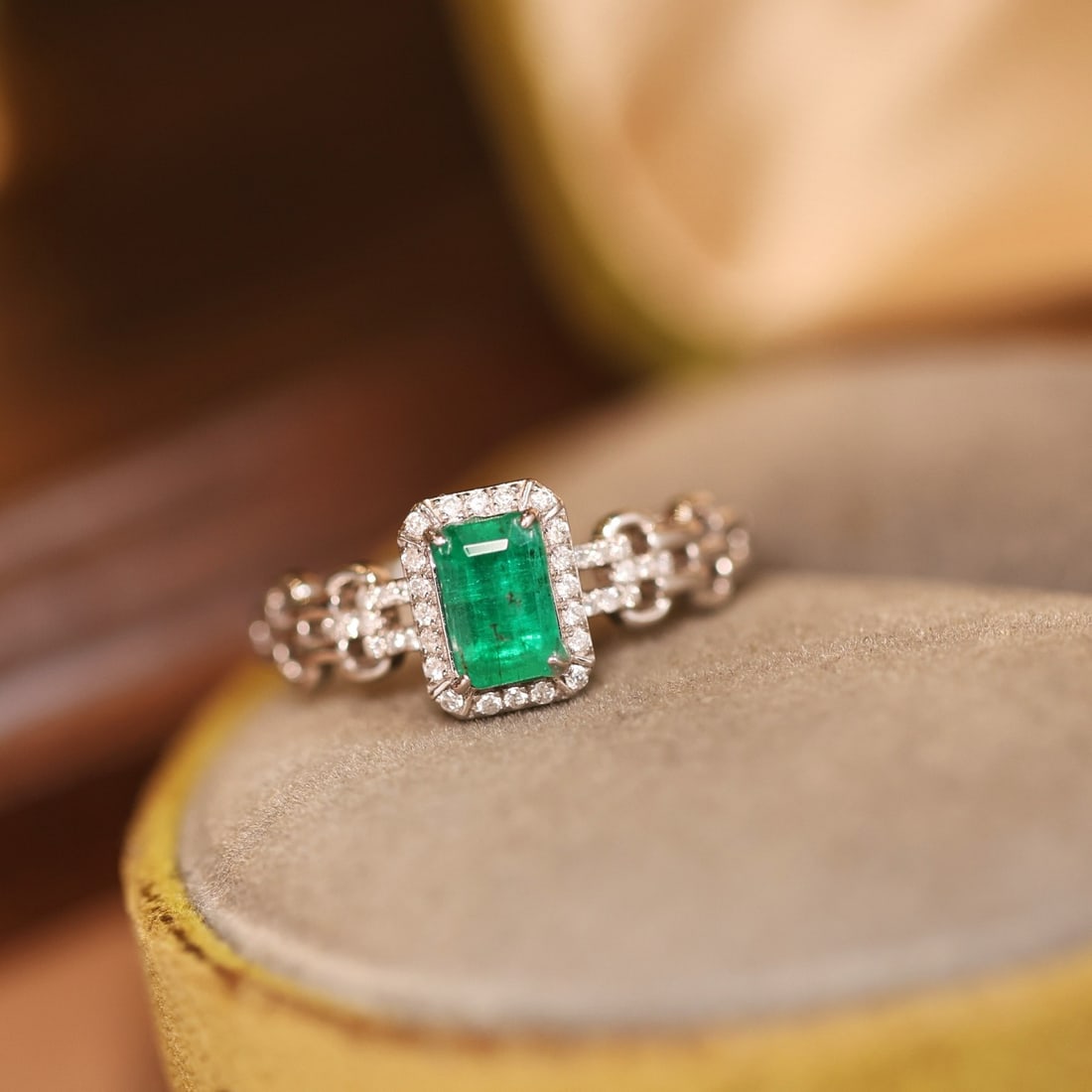 14k Gold 0.47 Ctw Natural Emerald & Diamond Ring - 2