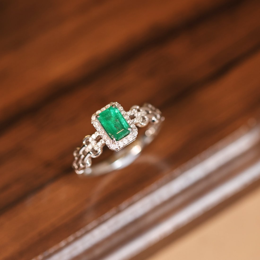 14k Gold 0.47 Ctw Natural Emerald & Diamond Ring - 5