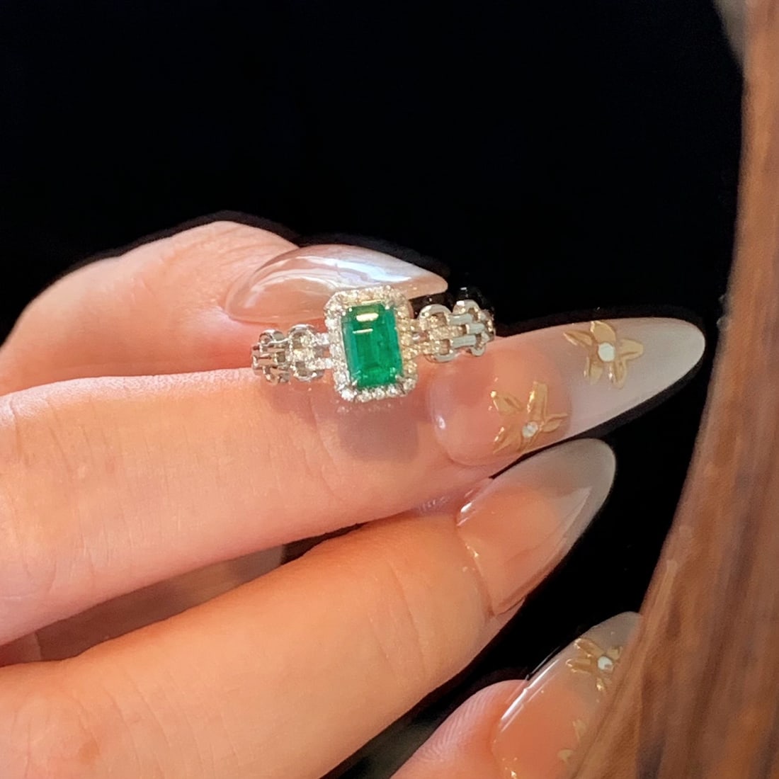 14k Gold 0.47 Ctw Natural Emerald & Diamond Ring - 6