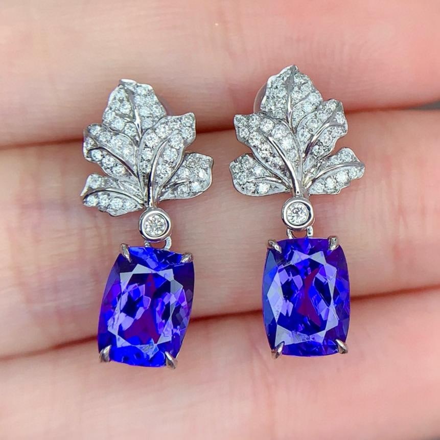 14k Gold 3.38 Ct Natural Tanzanite & Diamond Earrings: Ref:231159068 // gold content:14k gold // main gemstone:tanzanite // shape:cushion // carat weight:3. 38ct // color:blue // treatment:natural // // adjacent gemstone 2 : diamond // shape:round //