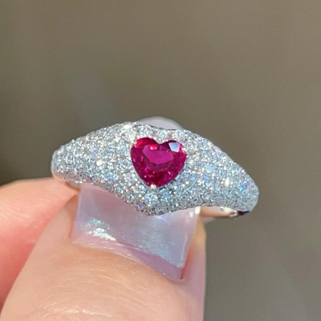 14k Gold 1.25 Ctw Natural Ruby & Diamond Ring: Ref:231159082 // gold content:14k gold // ring size:7. 25us // // main gemstone:ruby // shape:heart // carat weight:0. 56ct // color:red // treatment:natural // // adjacent gemstone 2 : diamond //