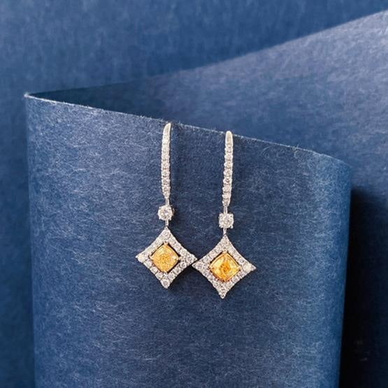 14k Gold 0.70 Ct Natural Color Diamond Earrings: Ref:231159188 // gold content:14k gold // main gemstone:diamond // shape:multiple // carat weight:0. 70ct // clarity grade:vs-si // color:color // treatment:natural // Condition: New Low Estimate: