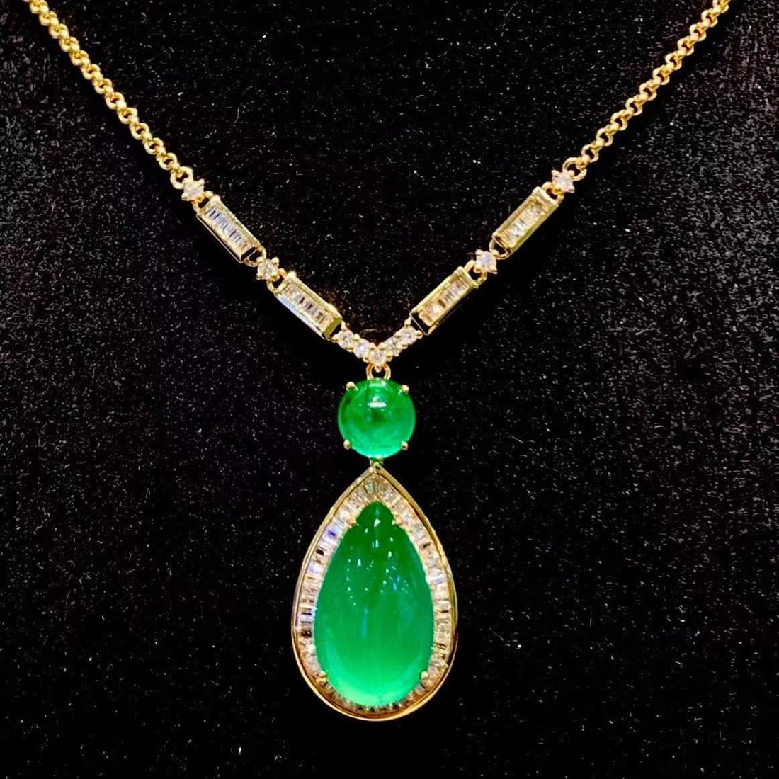 14k Gold 4.69 Ct Natural Emerald & Diamond Necklace - 3