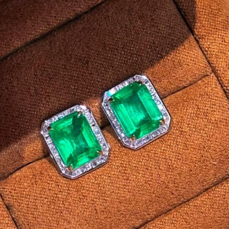 14k Gold 3.7 Ct Natural Emerald & Diamond Earrings: Ref:231159222 // gold content:14k gold // main gemstone:emerald // shape:octagonal // carat weight:3. 7ct // color:green // treatment:natural // // adjacent gemstone 2 : diamond // shape:baguette // c