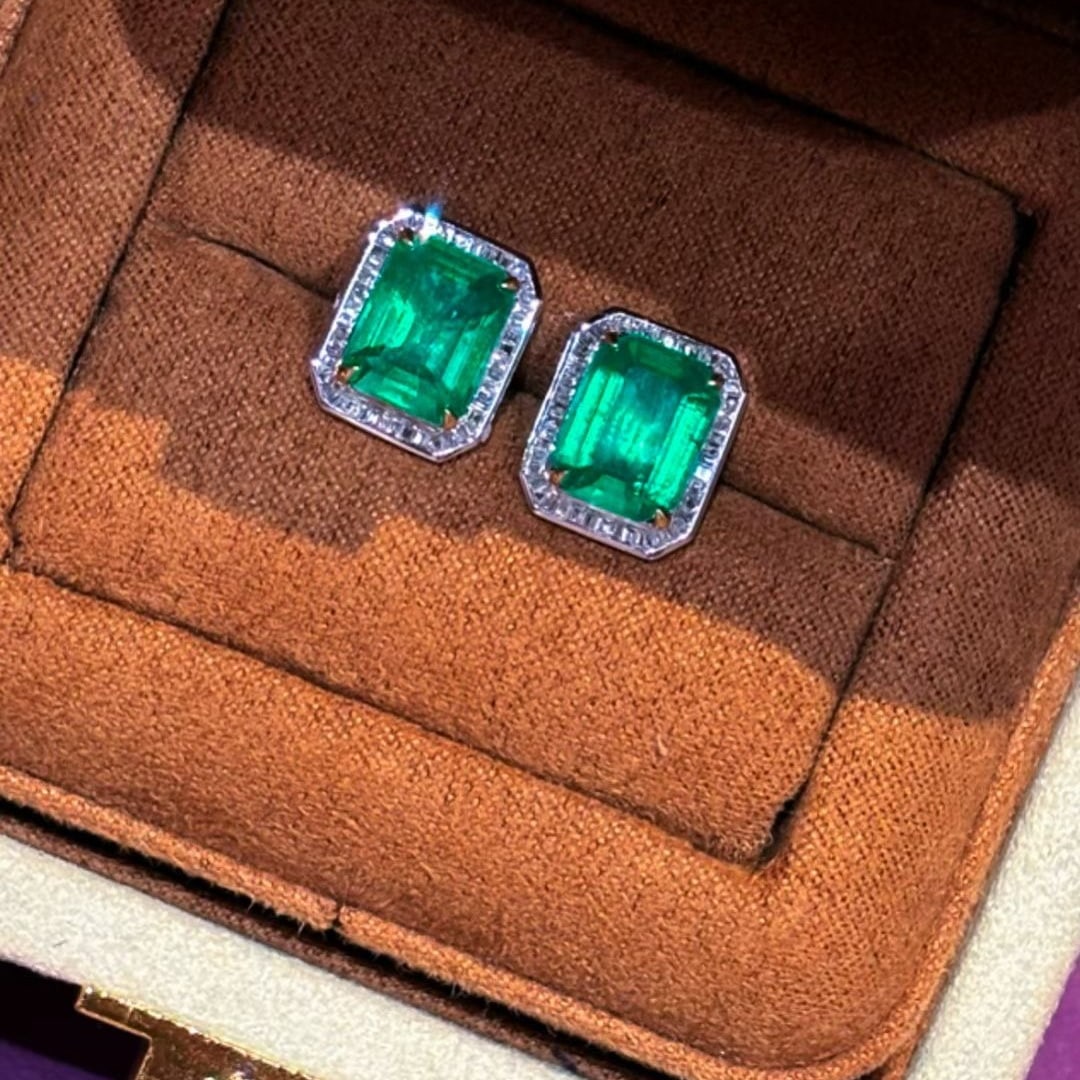 14k Gold 3.7 Ct Natural Emerald & Diamond Earrings - 4