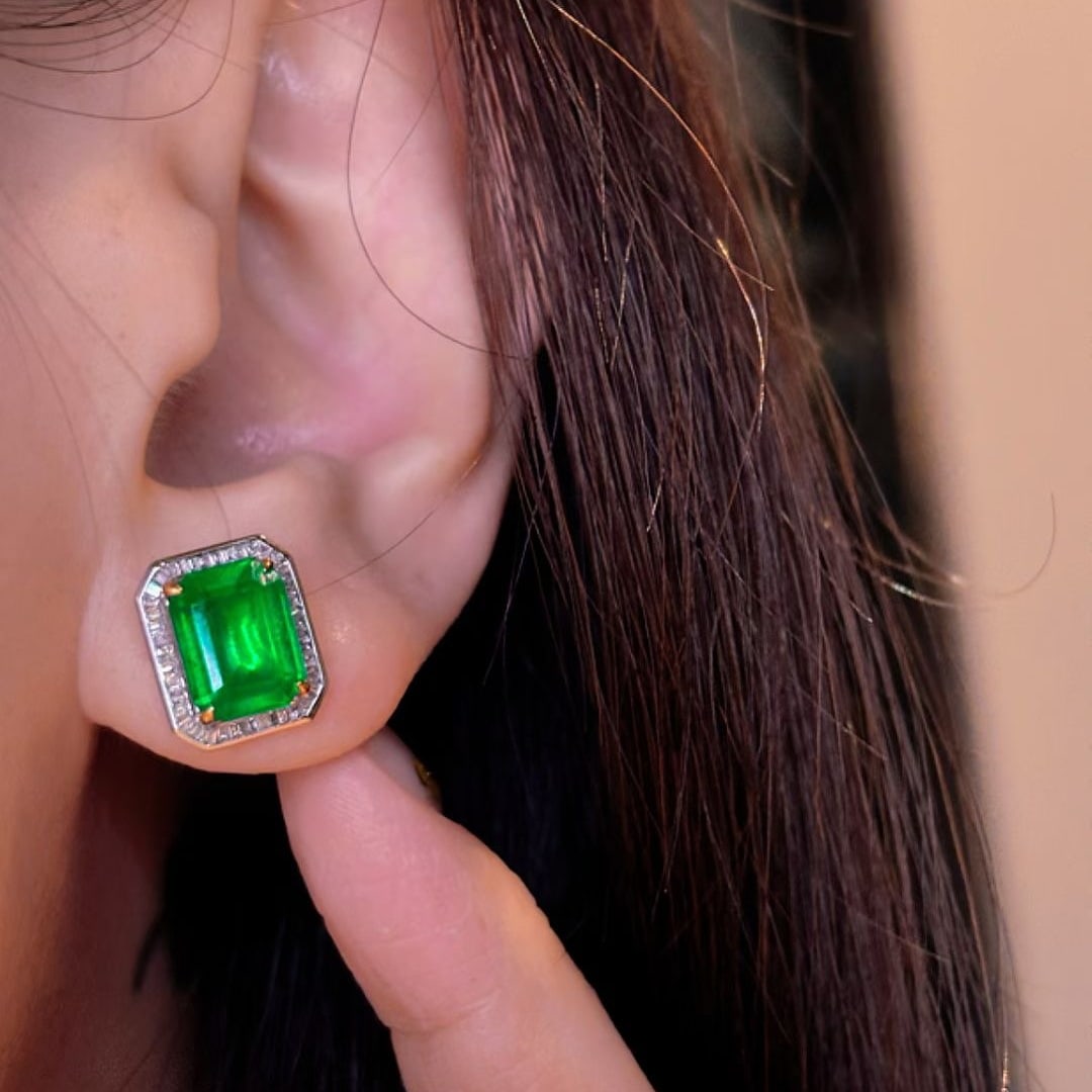 14k Gold 3.7 Ct Natural Emerald & Diamond Earrings - 7