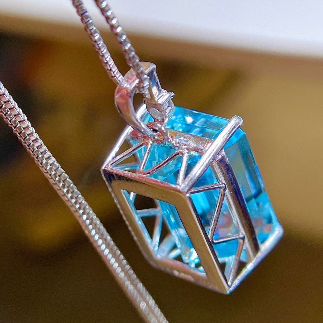 14k Gold 16.0 Ctw Natural Aquamarine & Diamond Pendant( Without Chain ) - 3