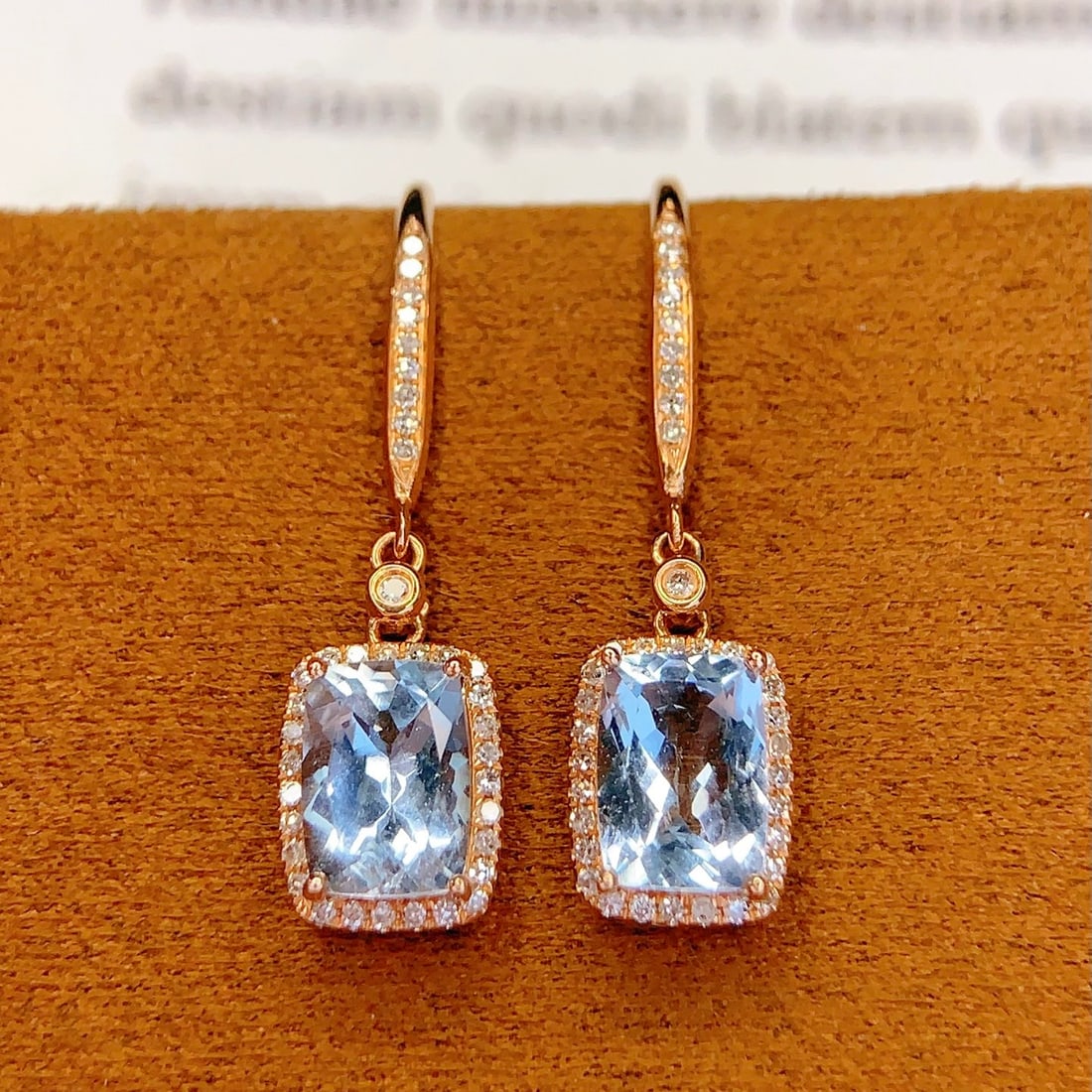 14k Gold 2 Ct Natural Aquamarine & Diamond Earrings: Ref:231160068 // gold content:14k gold // main gemstone:aquamarine // shape:cushion // carat weight:2ct // color:blue // treatment:natural // // adjacent gemstone 2 : diamond // number of stones:74