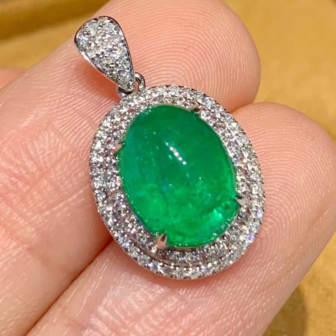 14k Gold 2.8 Ct Natural Emerald & Diamond Pendant( Without Chain ): Ref:231160077 // gold content:14k gold // main gemstone:emerald // shape:oval // carat weight:2. 8ct // color:green // treatment:natural // // adjacent gemstone 2 : diamond // shape:round // clarity