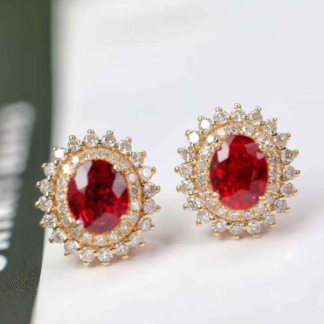 14k Gold 1.80 Ctw Natural Ruby & Diamond Earrings: Ref:231160083 // gold content:14k gold // main gemstone:ruby // shape:oval // carat weight:1ct // color:pigeonblood red // treatment:natural // // adjacent gemstone 2 : diamond // shape:round // carat