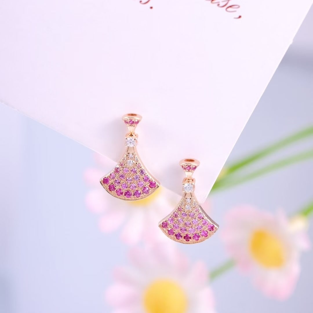 14k Gold 0.66 Ct Natural Sapphire & Diamond Earrings: Ref:231160101 // gold content:14k gold // main gemstone:sapphire // shape:round // carat weight:0. 66ct // color:pink // treatment:natural // cut grade:g // // adjacent gemstone 2 : diamond //
