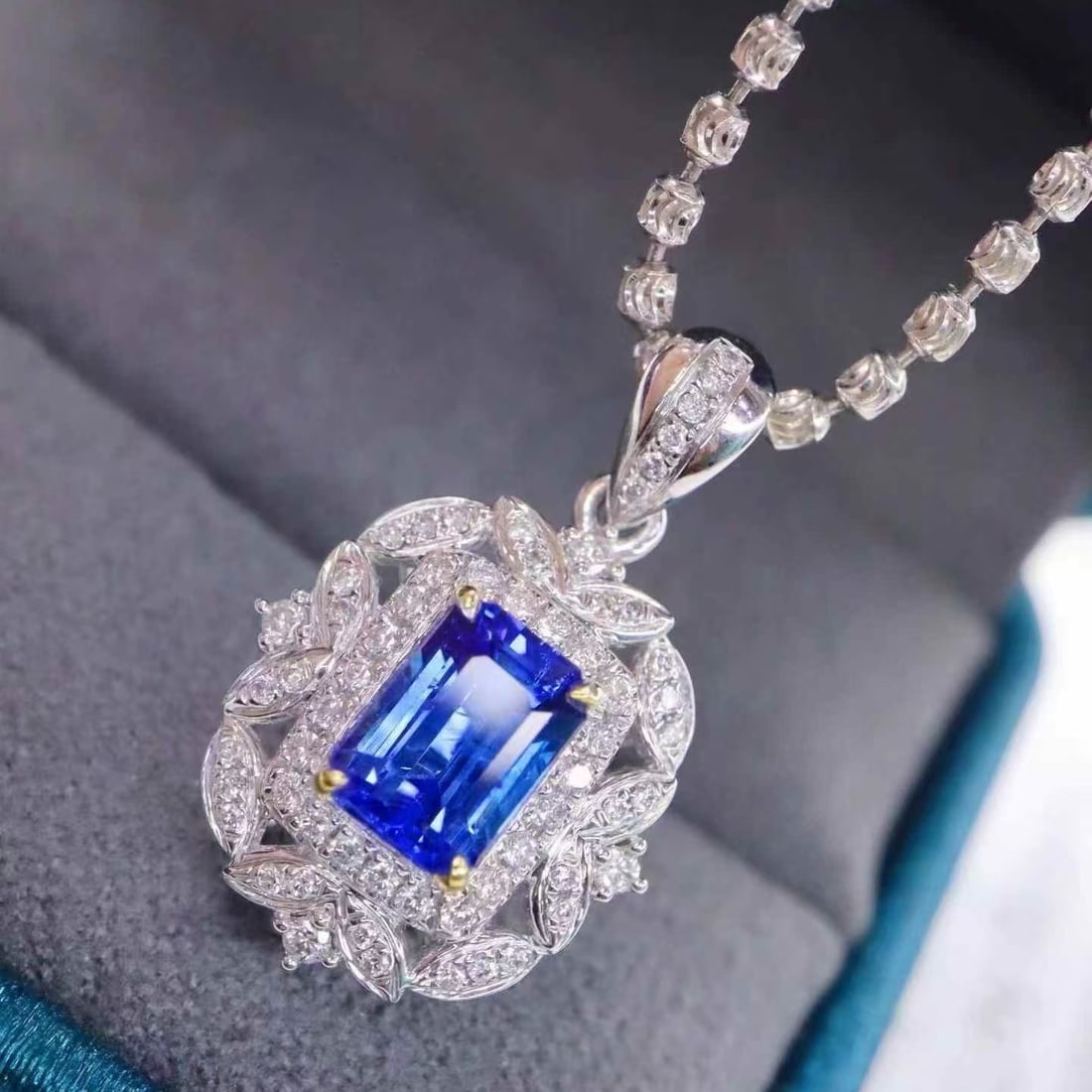 14k Gold 1.67 Ctw Natural Sapphire & Diamond Pendant( Without Chain ) - 4
