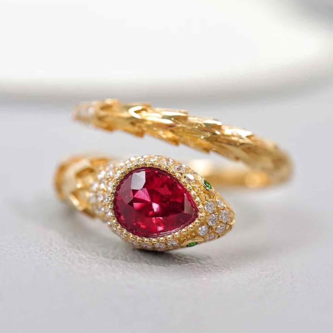 14k Gold 0.97 Ctw Natural Ruby & Diamond Ring - 3