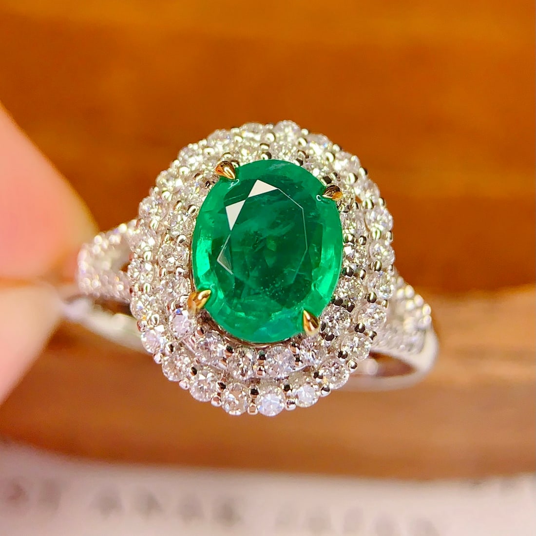 14k Gold 1.8 Ct Vivid Green Natural Emerald & Diamond Ring - 2