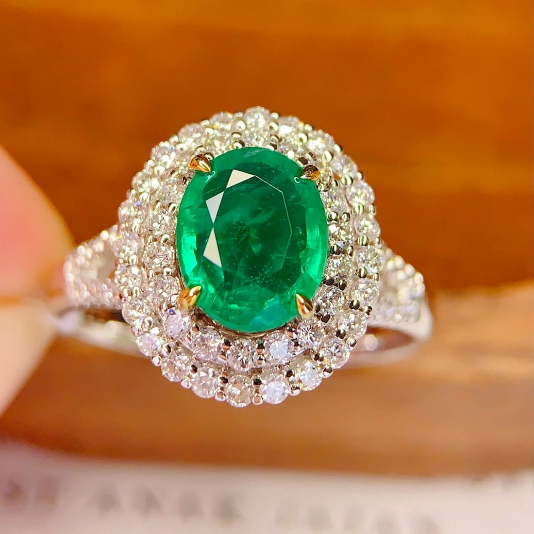 14k Gold 1.8 Ct Vivid Green Natural Emerald & Diamond Ring - 5