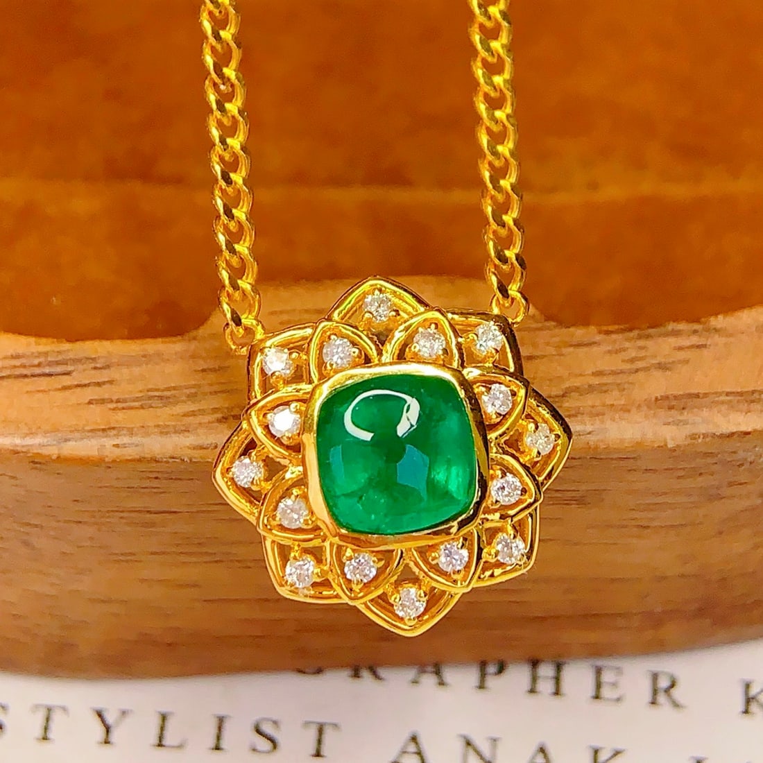 14k Gold 1.2 Ct Vivid Green Natural Emerald & Diamond Necklace - 3