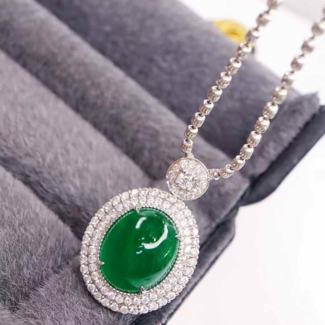 14k Gold 5.38 Ctw Vivid Green Natural Emerald & Diamond Pendant( Without Chain ) - 5