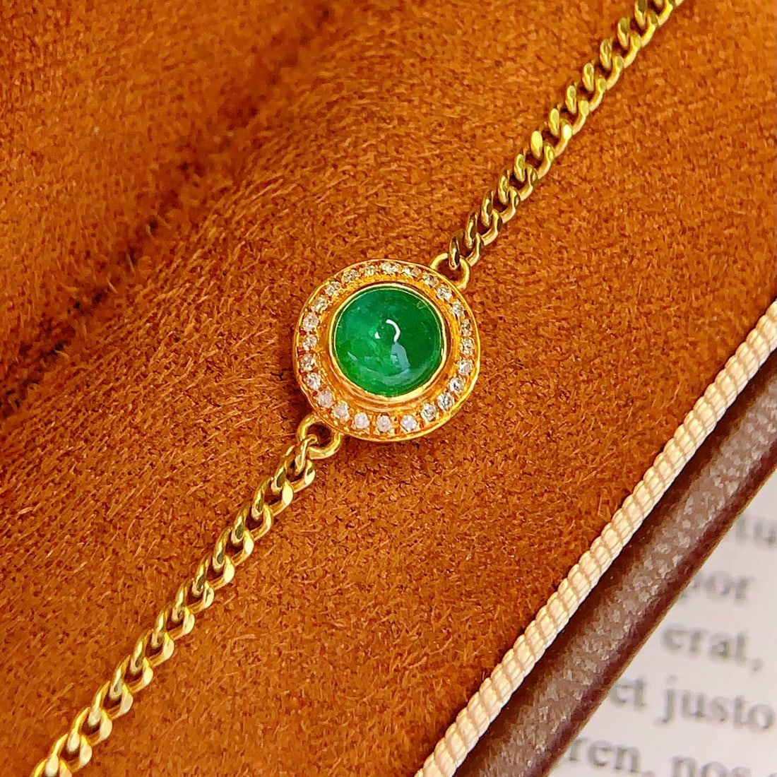 14k Gold 0.65 Ct Vivid Green Natural Emerald & Diamond Bracelet - 2