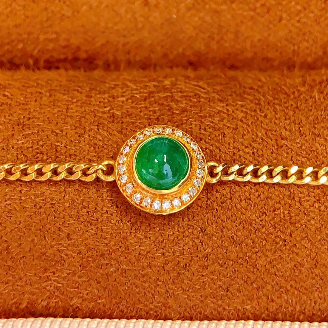 14k Gold 0.65 Ct Vivid Green Natural Emerald & Diamond Bracelet - 4