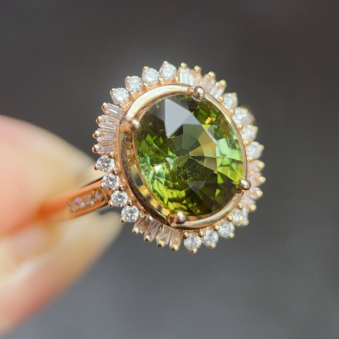 14k Gold 2.96 Ctw Natural Tourmaline & Diamond Ring: Ref:231160295 // gold content:14k gold // ring size:7. 25us // // main gemstone:tourmaline // shape:oval // carat weight:2. 7ct // color:green // treatment:natural // // adjacent gemstone 2 : diamond 