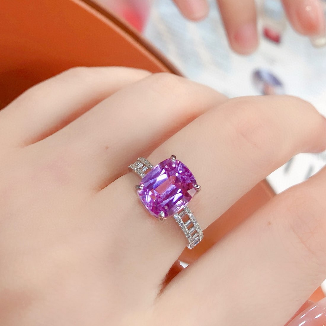14k Gold 5.2 Ct Natural Kunzite & Diamond Ring: Ref:231160414 // gold content:14k gold // ring size:7. 25us // // main gemstone:kunzite // shape:cushion // carat weight:5. 2ct // color:purple // treatment:natural // // adjacent gemstone 2 :