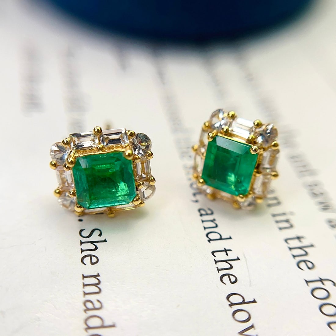 14k Gold 1.65 Ct Natural Emerald & Sapphire Earrings - 3