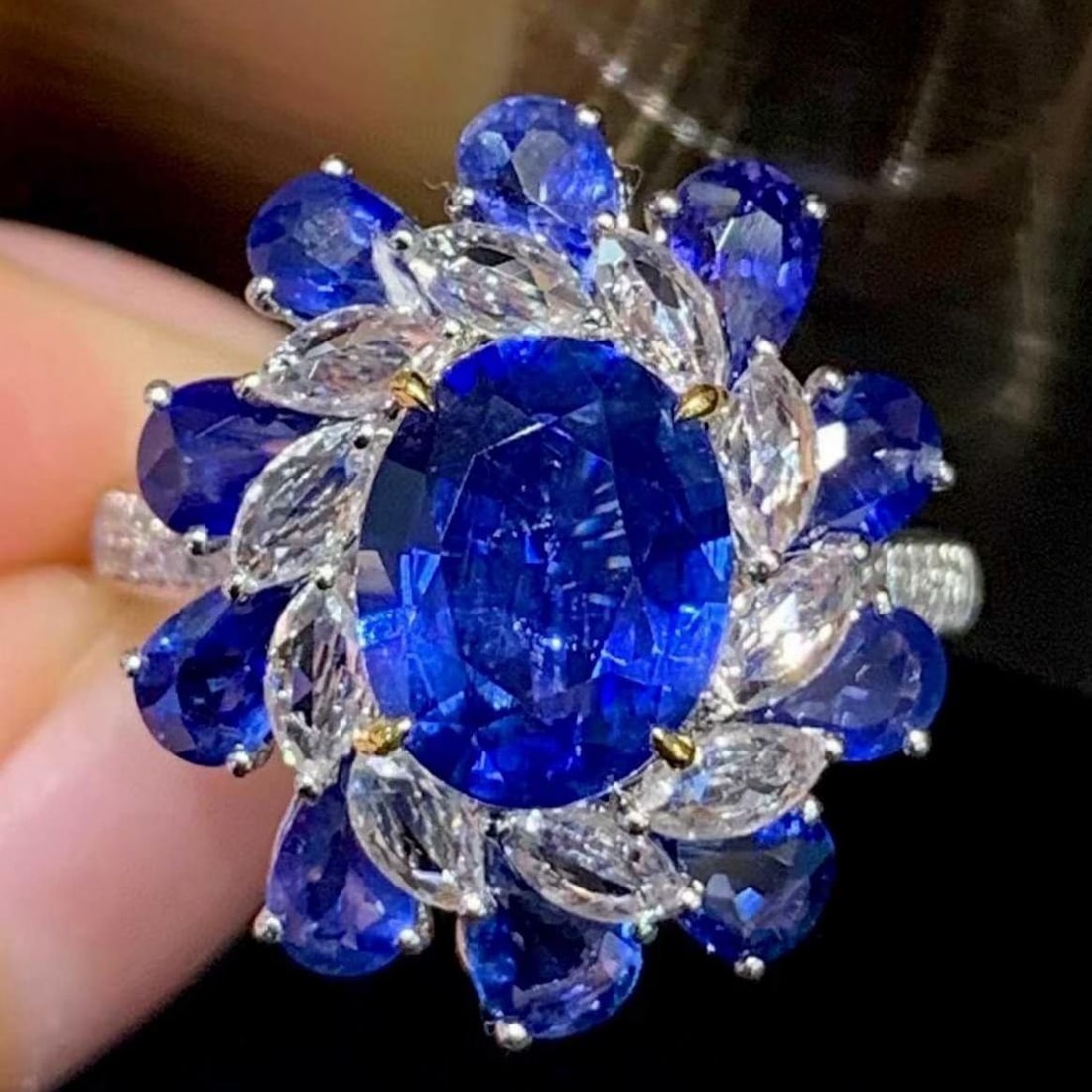 14k Gold 4.3 Ct Natural Sapphire & Diamond & Sapphire Ring: Ref:231153001 // gold content:14k gold // ring size:7. 25us // // main gemstone:sapphire // shape:oval // carat weight:4. 3ct // color:blue // treatment:natural // // adjacent gemstone 2 : diamond // 