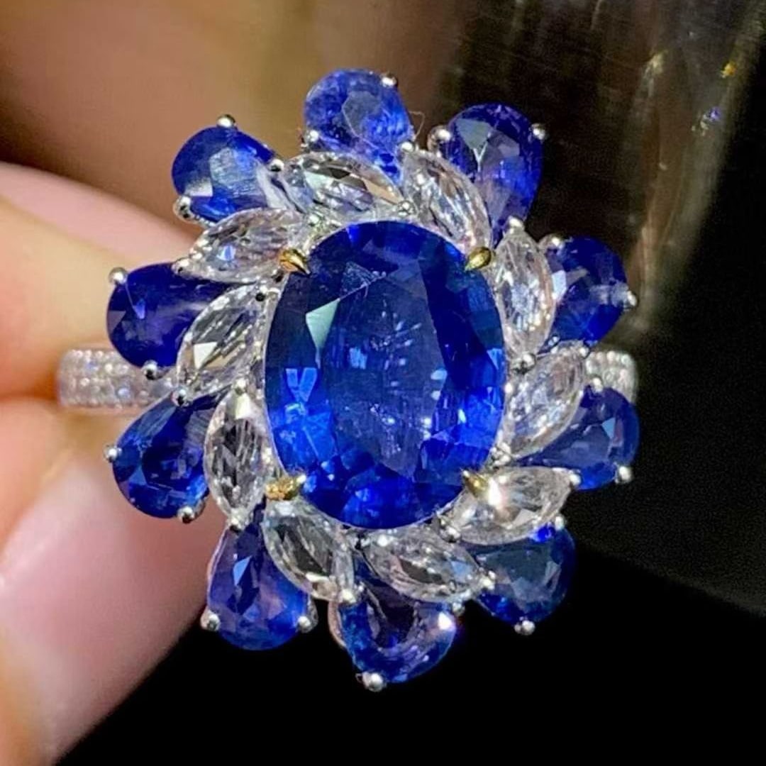 14k Gold 4.3 Ct Natural Sapphire & Diamond & Sapphire Ring - 2