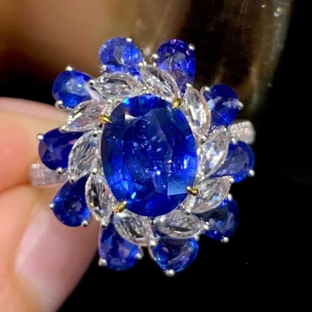 14k Gold 4.3 Ct Natural Sapphire & Diamond & Sapphire Ring - 4